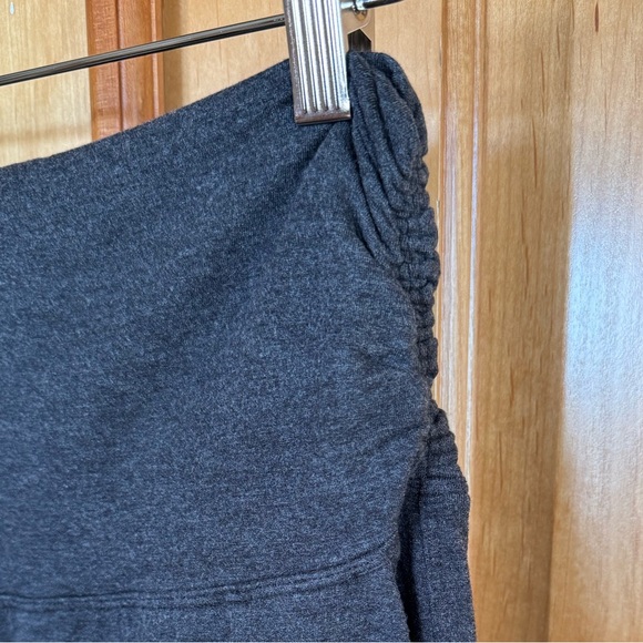 Lululemon Wide Leg High Waist Stretchy Pants. Never Worn. Size 10 - Picture 4 of 12